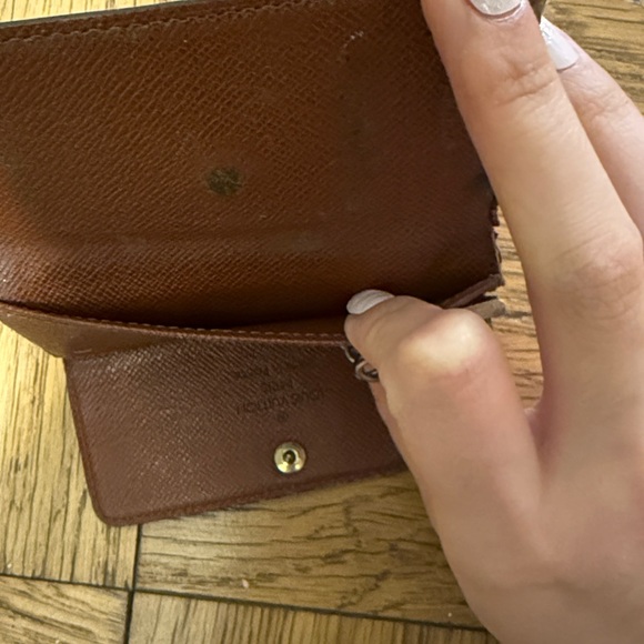 Louis Vuitton Monogram 4 Key Holder - Picture 6 of 7